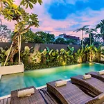 Villa Dhiantus By Balisuperhost