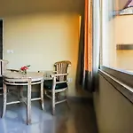 Utu Ubud Apartments/ 3Rd Floor: Modern Studio In Most Center