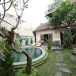 Oasis: Central Ubud - Casa Tepi Kali 2