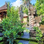 Wisuda Guest House