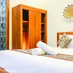 Dua Art Villa 1: Creative Space Near Titibatu Club