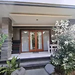 Nang Ade House