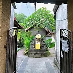 Ngesil Private Joglo & Pool