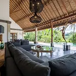 Villa Themma Jungle - Sumptuous 3Br Luxury Villa With Majestic Jungle View North Of Ubud