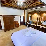 Reddoorz At Garden Suly Villa Peliatan Ubud