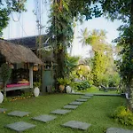 Tropical Traditional Indonesian Wooden Cottage - Beji Mas, Ubud