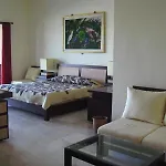 Green Field Hotel And Bungalow
