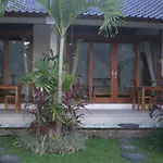 Suka\'S House Bed & Breakfast