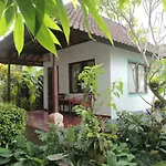 Budi House Bungalows