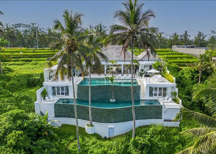 NEW! Amazing Jungle View Villa 4 BR Ubud w staff