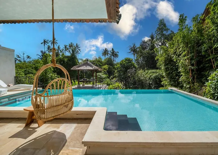 Luxury Villa In City Center W/ Natural Pool La Bohemia Residence Villas