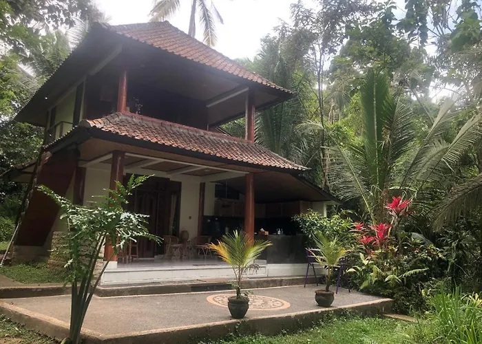 Nice House, Quiet Place Overlooking Rice Fields
