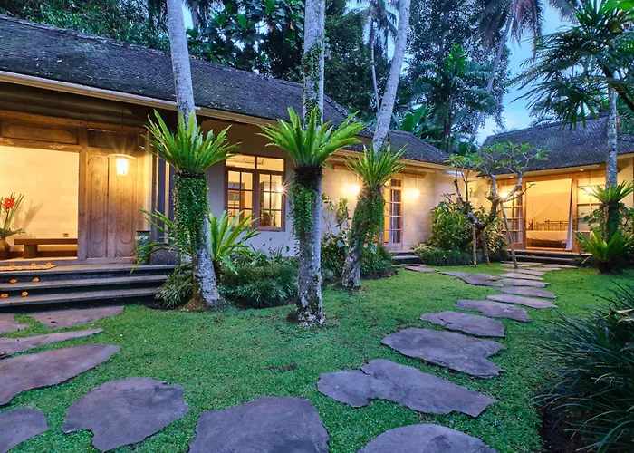 Balinese Antiques Single Level 3Br Villa In Ubud