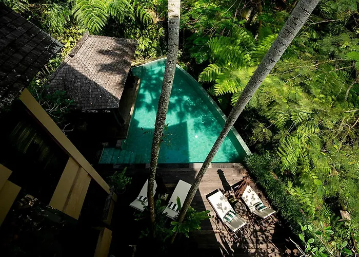 Villa Naga Putih