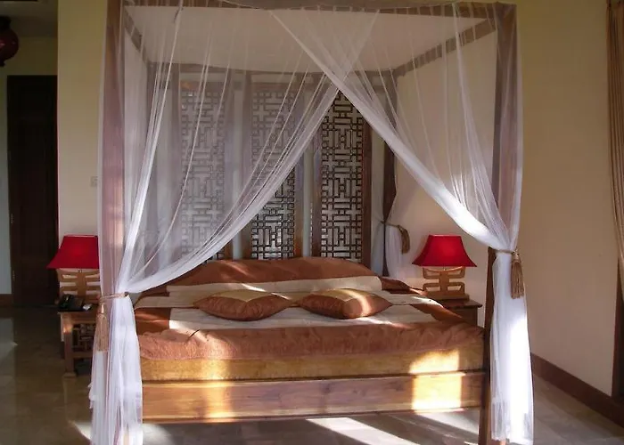 Green Field Hotel And Bungalow
