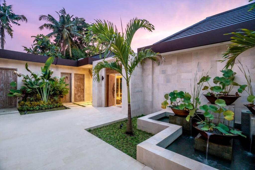 Villa White Lotus By Balisuperhost