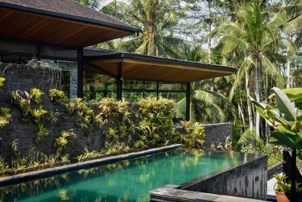 House Of Joy, Amazing In Famous Penjiwaan Villa
