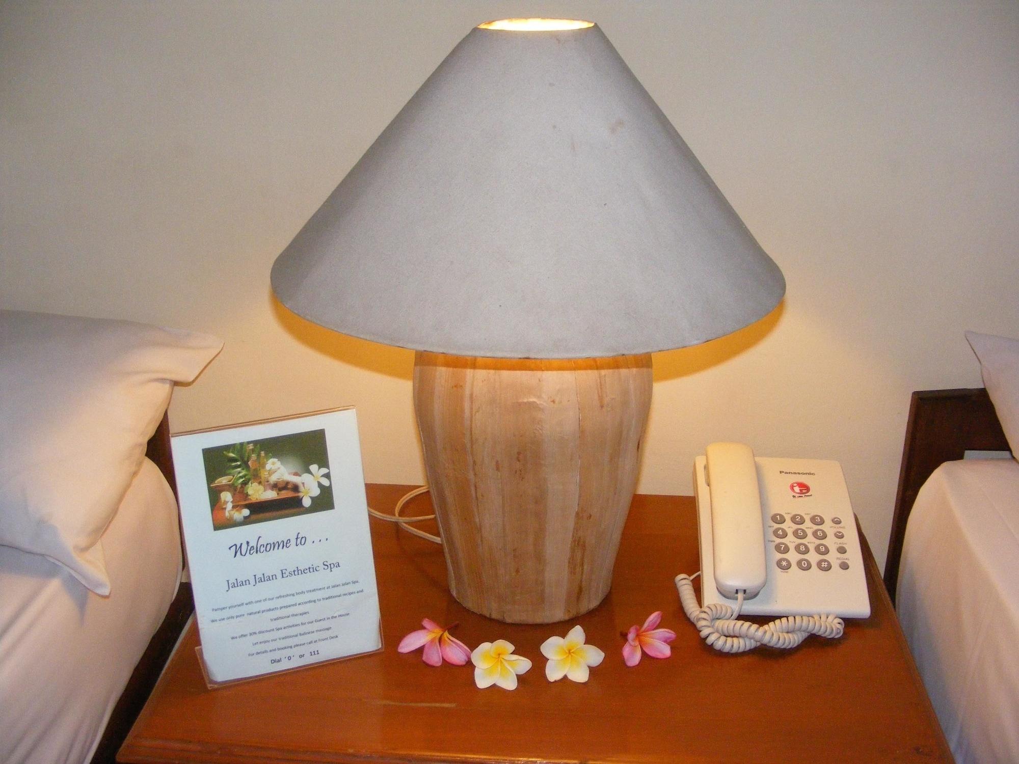 Guest house Jalan Jalan & 4*