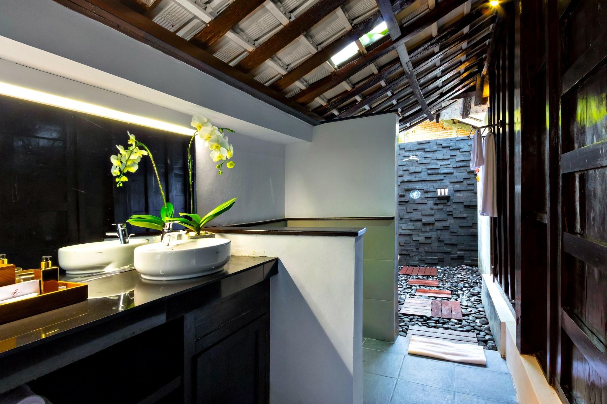 Hotel Canvas Escape 4*