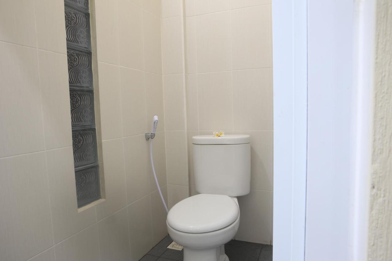 Hostel Aru House *
