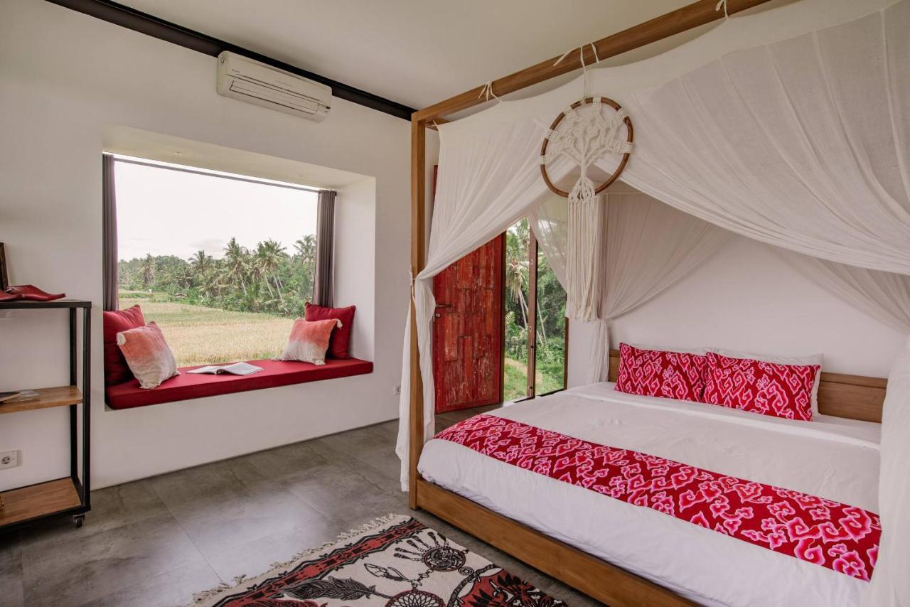 3 Bedrooms Tropical Modernism Rice Field And Jungle Villa