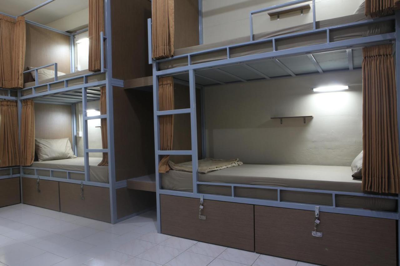 Hostel Aru House *