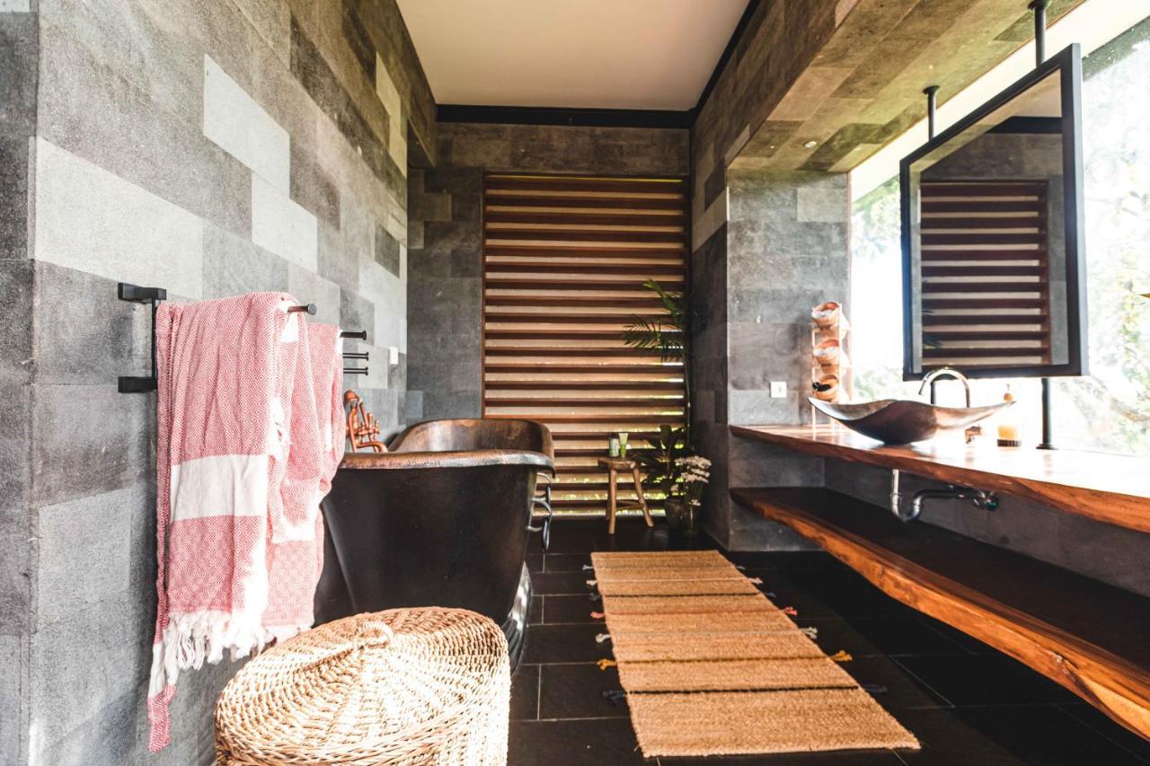 Villa 3 Bedrooms Tropical Modernism Rice Field And Jungle Ubud