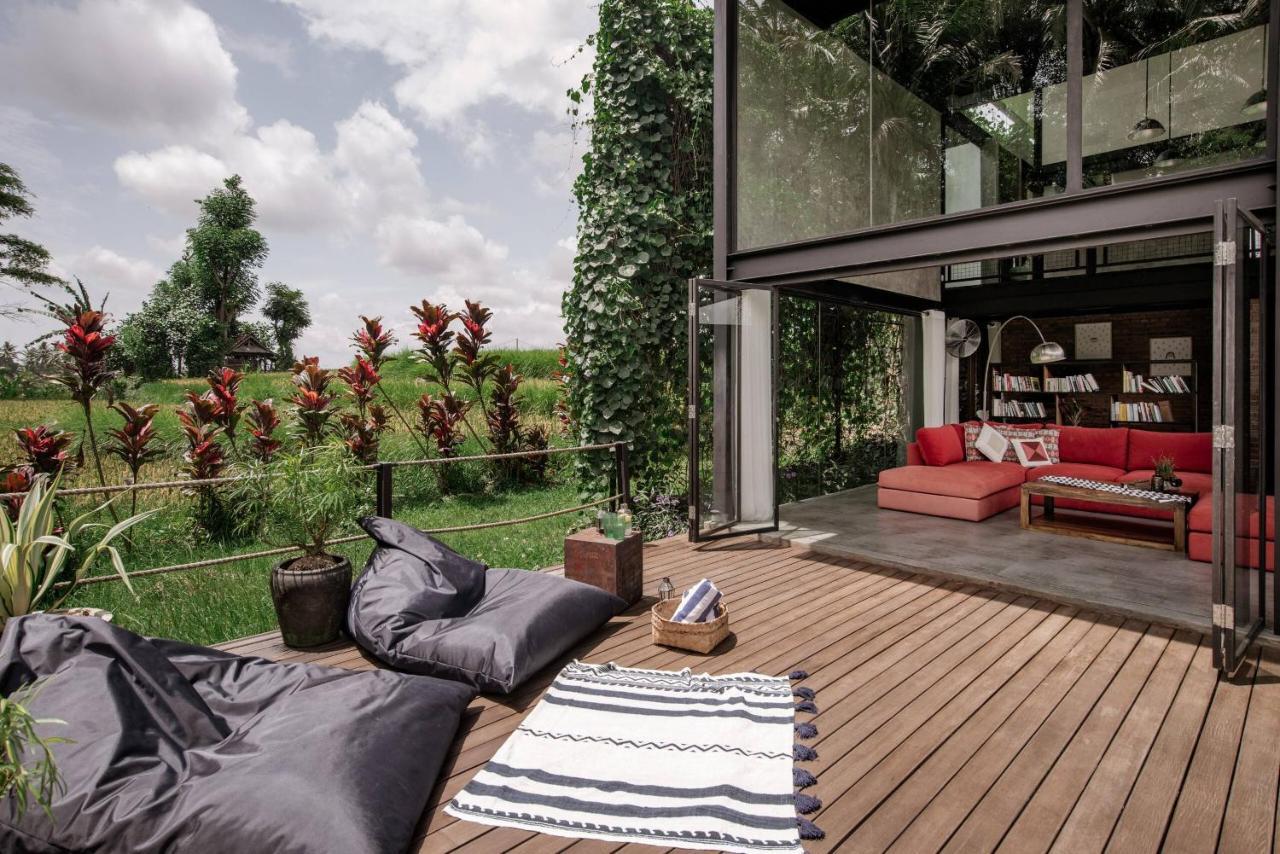 3 Bedrooms Tropical Modernism Rice Field And Jungle Villa