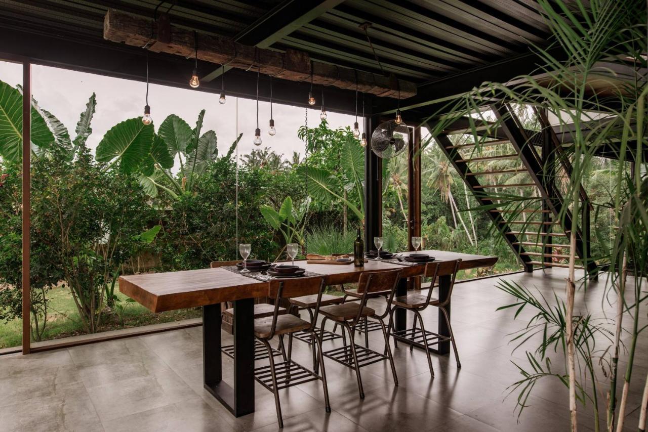 3 Bedrooms Tropical Modernism Rice Field And Jungle Villa