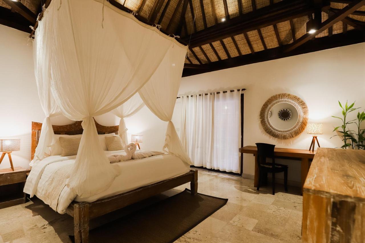 Villa Secret House: A Hidden Paradise For Young Couple *