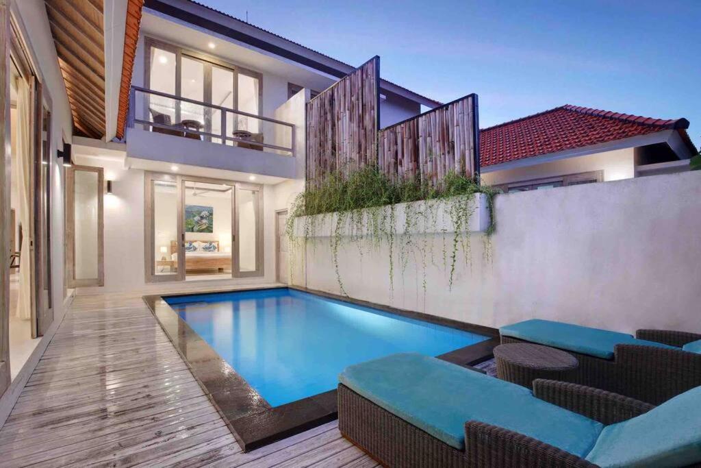Villa A, Brand New Near Ubud. Ubud (Bali)