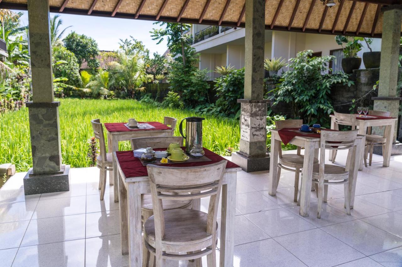 Adi Santia Guest house *