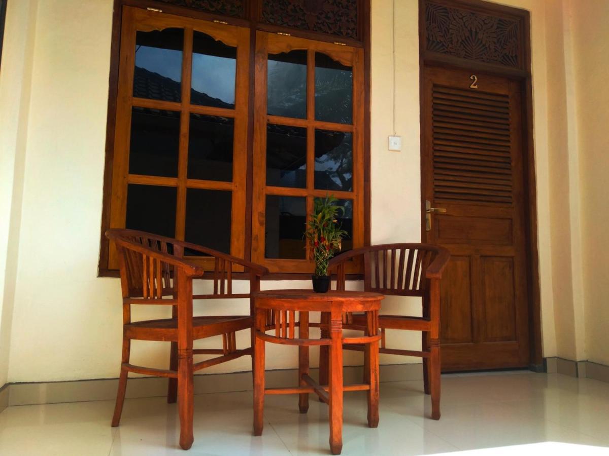 Homestay Oka House *