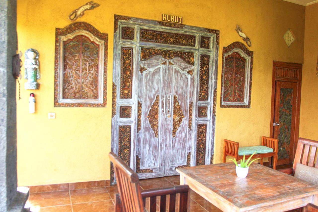 Kubu Sari *