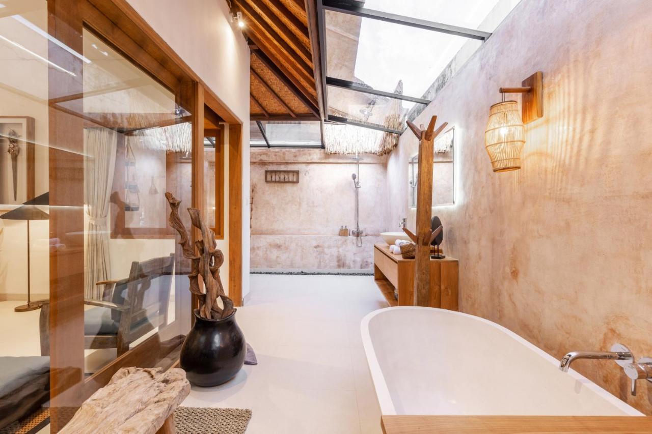 Luxury In Center W/ Natural Pool La Bohemia Villa