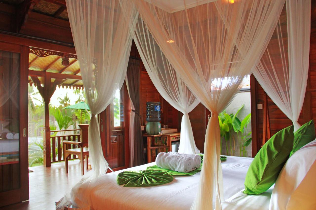 Bed & Breakfast Romantic Deluxe 0ne-bedroom Wooden 3