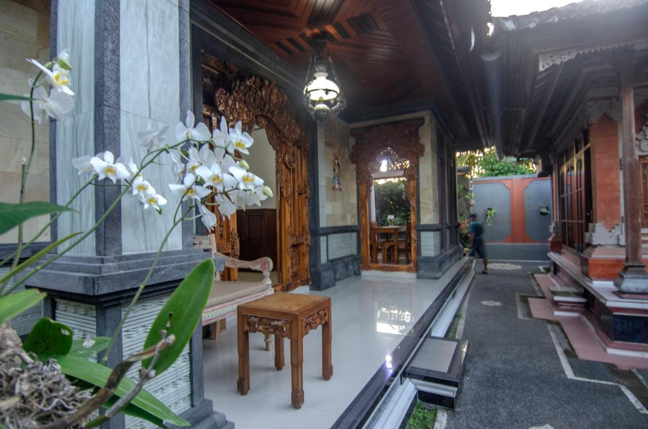 Tresna Homestay *