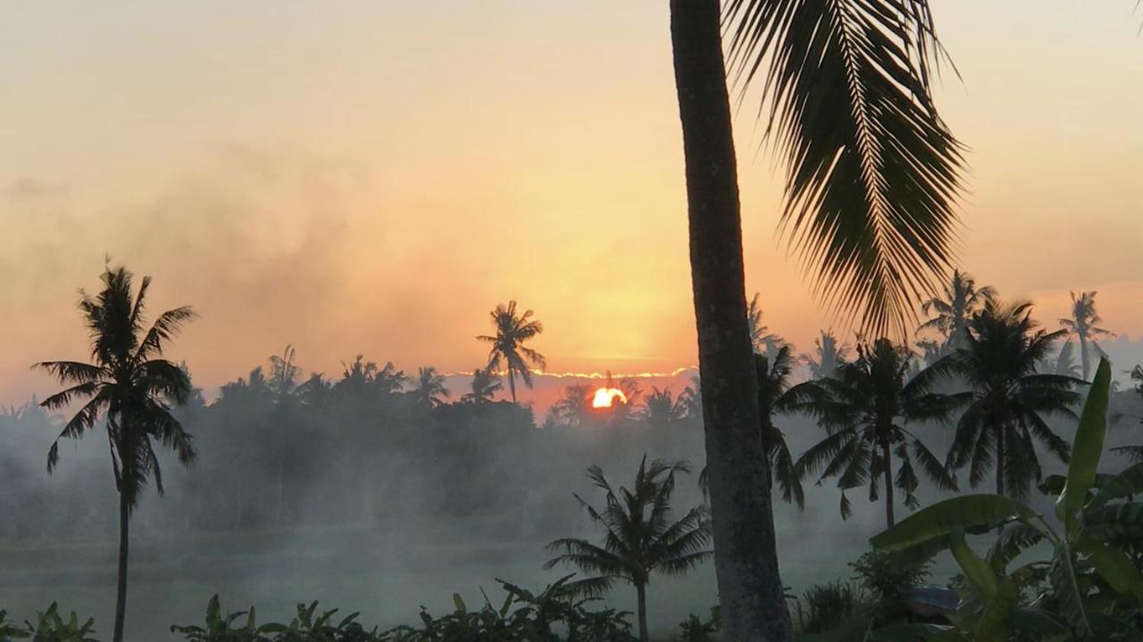 Sunset Pandawa Homestay *