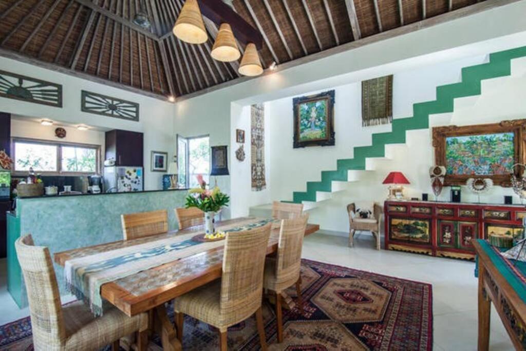 Artsy 2 Bed Villa/ubud/pool/ac/gardens/penestanan *