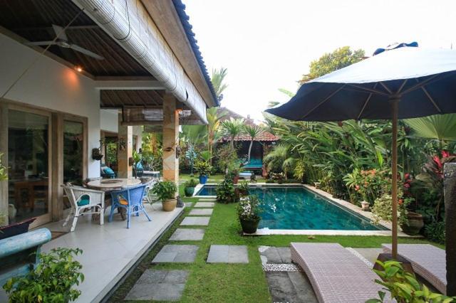 Artsy 2 Bed Villa/ubud/pool/ac/gardens/penestanan *