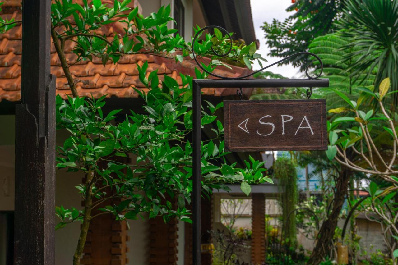 Hotel Artini Bisma 4*