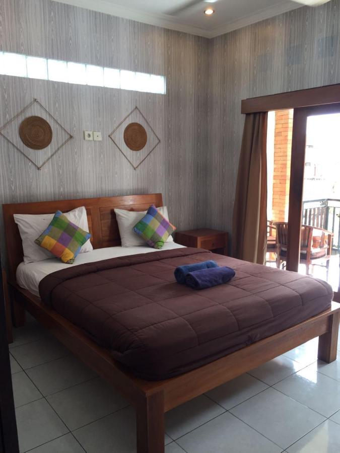 Wisma tamu Nami House 2*