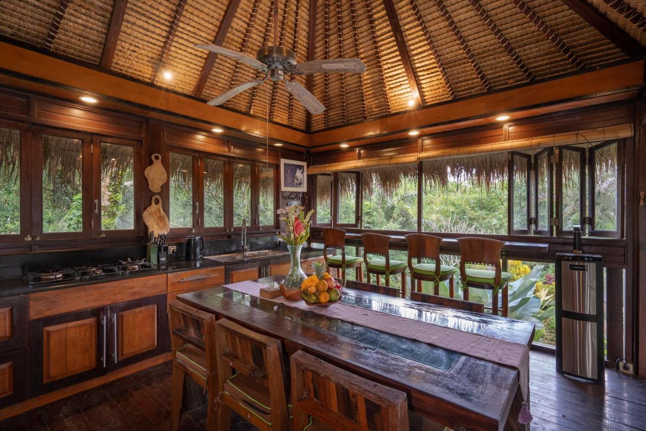 Vila Kupu Kupu Private By Travellink Bali