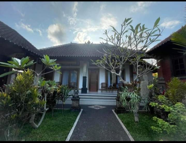 Gasthuis Rakarai House