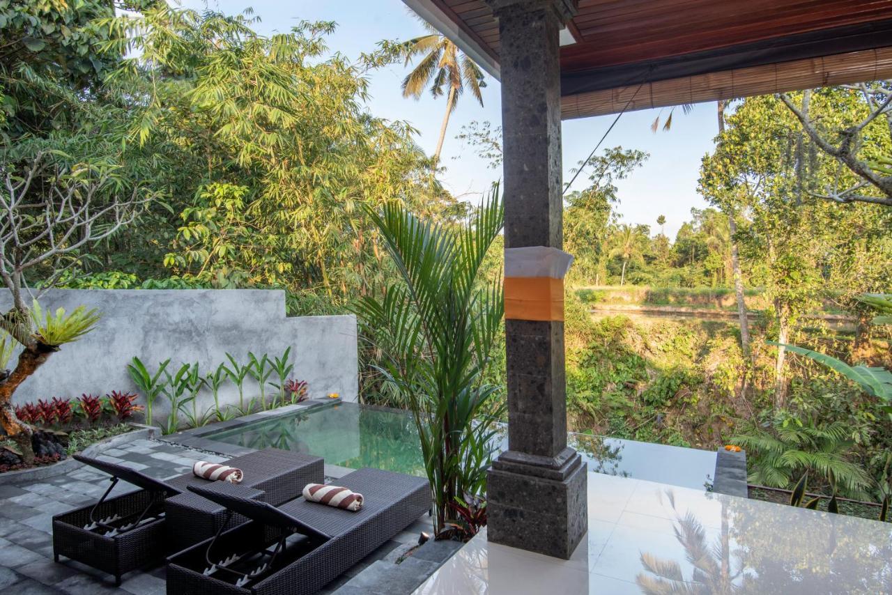 Madhawa & * Ubud