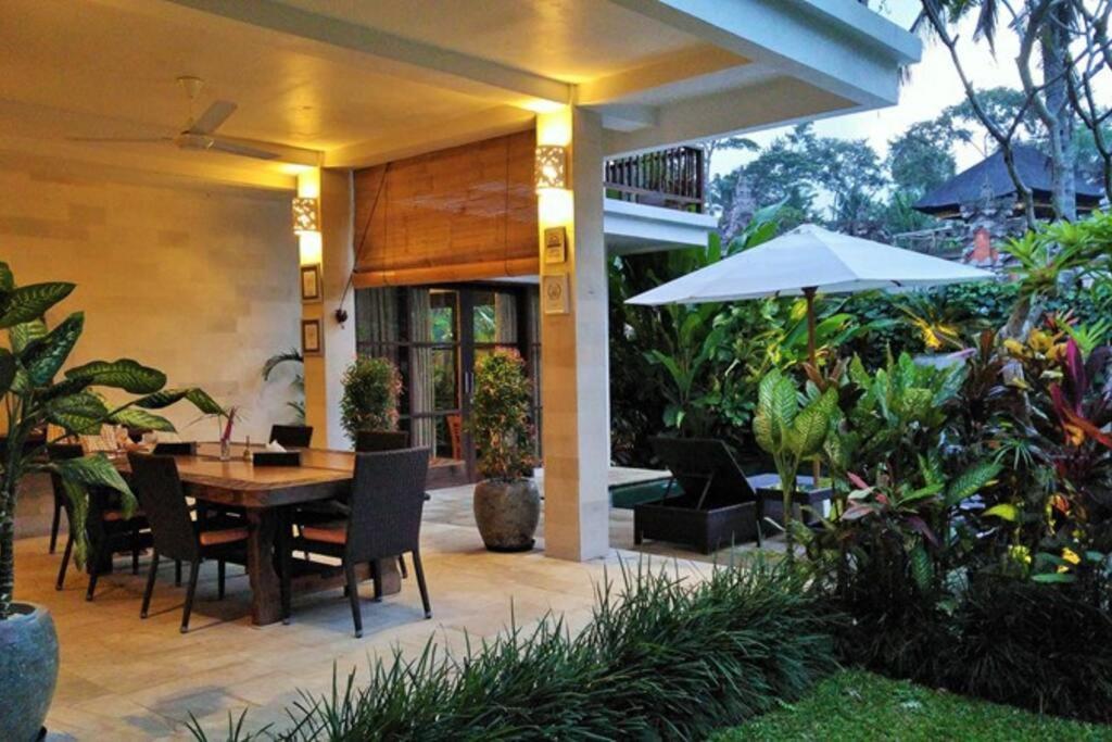 Villa Saraswati Authentic Balinese Elegance With Pool And Temple Views Villa