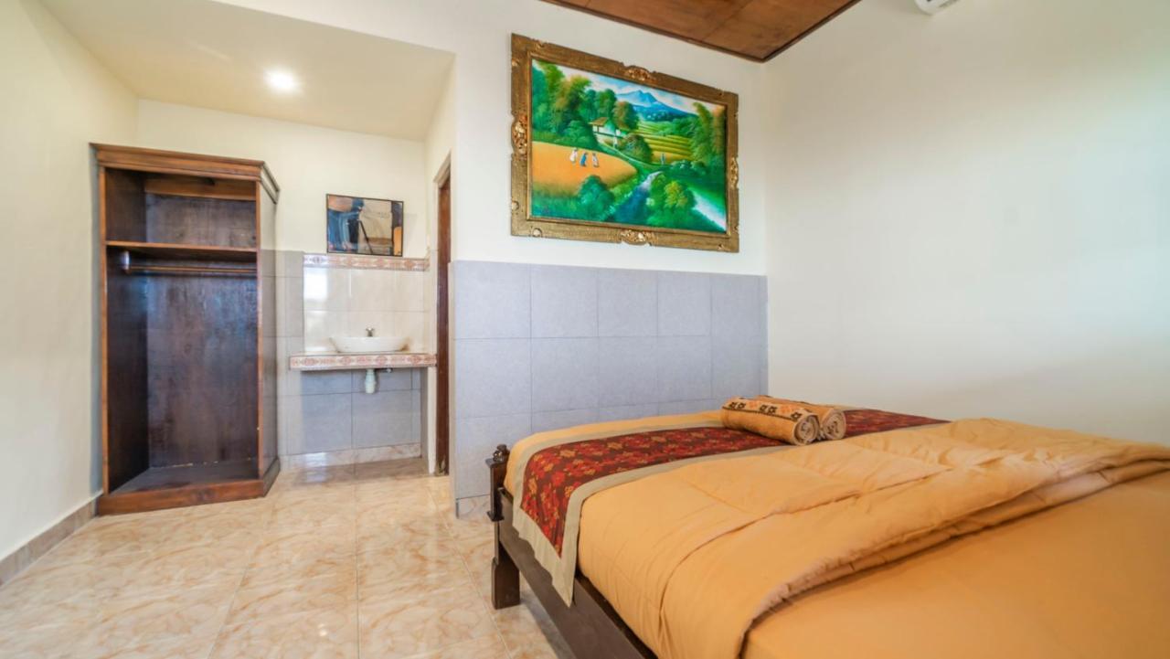 Amel House *