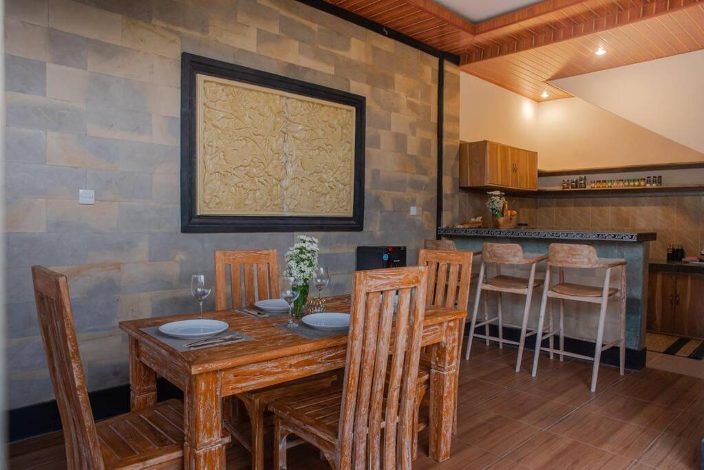 Huge Modern Balinese With Panoramic Rice Views! Villa