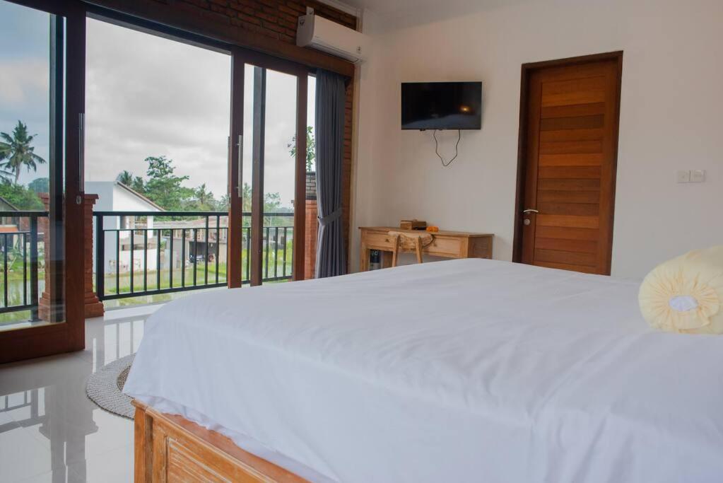 Huge Modern Balinese With Panoramic Rice Views! Villa