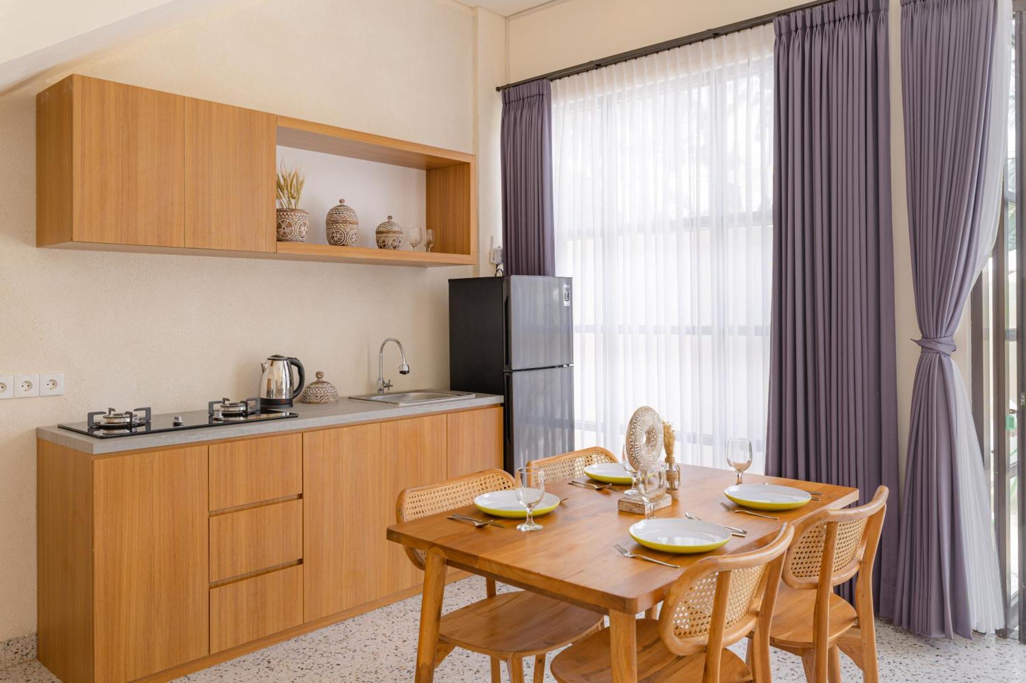 Balia-elegant 3bdr With Pool & Comfort